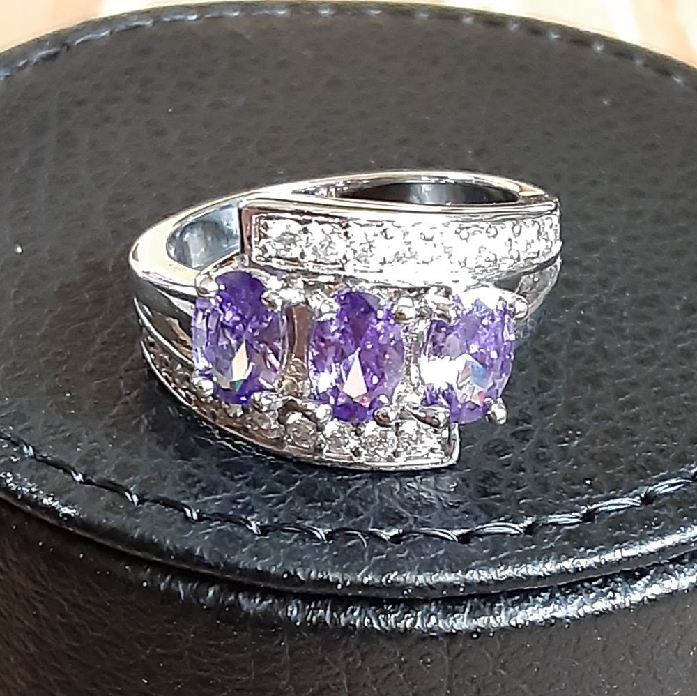 Large Purple Pretty Women's Ring, Size: 5 - Picture 3 of 13